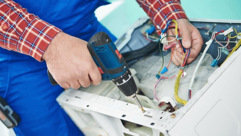 Esenler Teka Teka çamaşır makinesi kart tamiri – Su almama arızası orijinal parça ile giderildi. - Teknik servis örneği